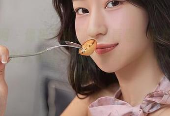 秀人网 - 像极了我那年的青春，私拍黑丝图包里的尤妮丝Egg真是好看到让人无可救药。