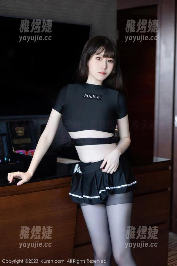 秀人网 - 盼盼已鸠：空姐图集，今天的飞机餐又是雷吗？