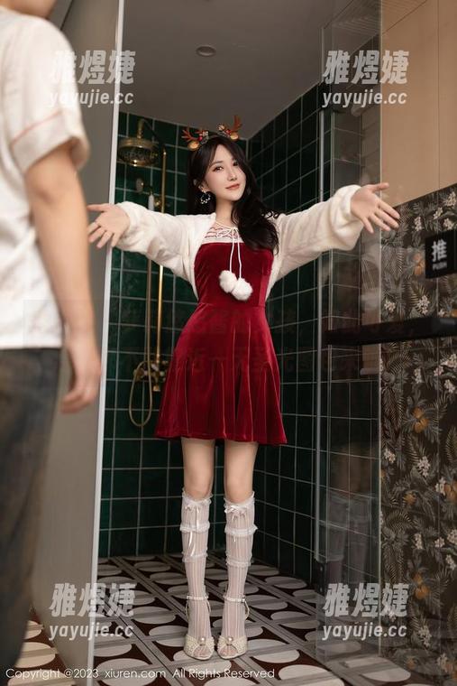 秀人网 - 萝莉悠悠酱的女孩，如此可爱，连光都不敢靠近—无圣光图包来啦！