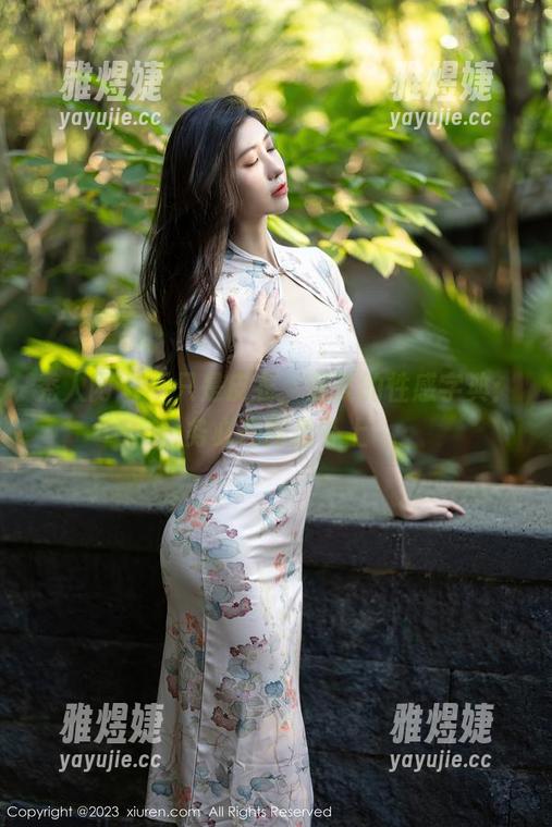 秀人网 - 不只是皮衣，蓝夏的性感字典：务必在网盘补上