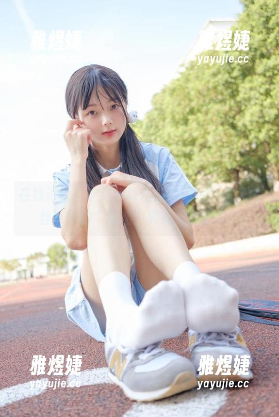 在线讨论：这张稚乖画册的图片，超薄白丝带来的“颓废”究竟是个意思？