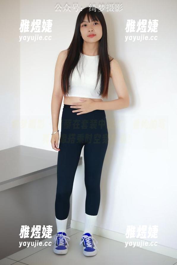 绮梦摄影 - 蔡蔡在套装中游走，看她的写真就像搭乘时空穿梭机！