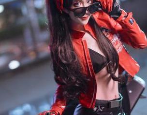 机车凛，翎柒菜菜在写真中化身女骑士，一不小心就变成了‘坐’骑！