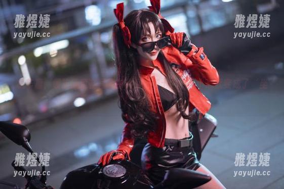 机车凛，翎柒菜菜在写真中化身女骑士，一不小心就变成了‘坐’骑！