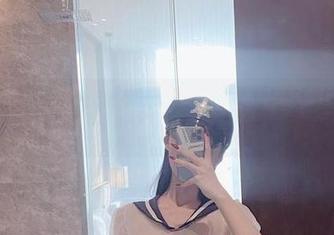 微密圈 - 脸红Dearie又双叒叕带来新作，白色蝴蝶写真让我停下了正在忙的事，心里突突的。