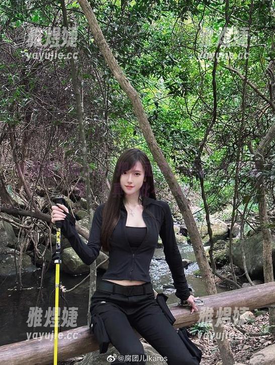 看腐团儿Ikaros把伊丽莎白演绎得活灵活现，写真从此不一样！