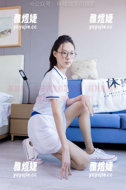 袜啵啵 - 牛仔裤里的甜甜圈，福利保留中，图片换个角度来观察！