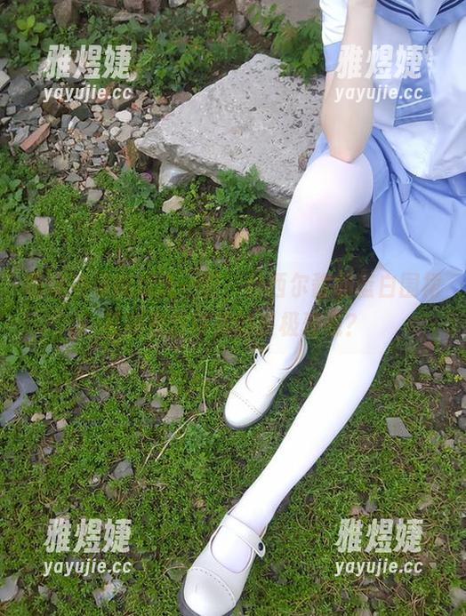 听说高清能放大一切，但西尔酱的蓝白围裙可能是对称美的终极表现？