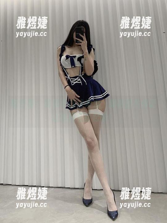 微密圈 - 陈佩奇在线发力，旗袍图片保证让你眉毛挑起来！