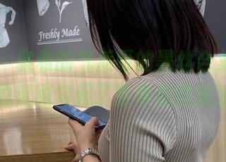 微密圈 - 雅雅的气质呀的黑丝合集，照片里的氛围勾起了些奇怪的想法。