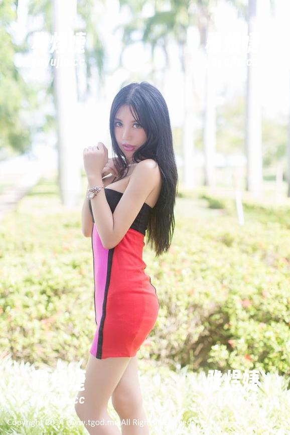 青豆客 - Ann尤美在水手服中的表现，这套图的氛围让我想多看几遍。