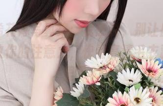 鹿野希花嫁写真集：我想说，别让盛装的我分散你的注意力，快看高清毛衣藏在哪里了？