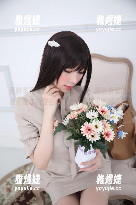 鹿野希 鹿野希花嫁写真集:我想说,别让盛装的我分散你的注意力,快看高清毛衣藏在哪里了?